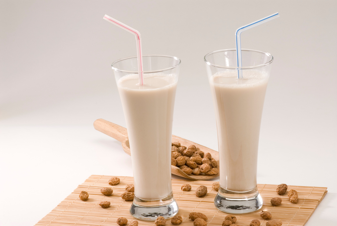 Tiger nut milk. Horchata de chufa.